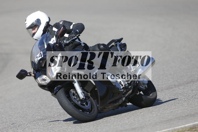 /06 08.04.2026 Cornu Master School ADR/Gruppe blau/24